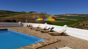 Beautiful Cortijo with pool near Ronda